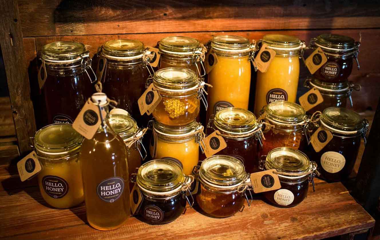 Как хранить мед в сотах дома?