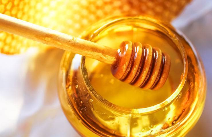 Почему со временем мед засахаривается