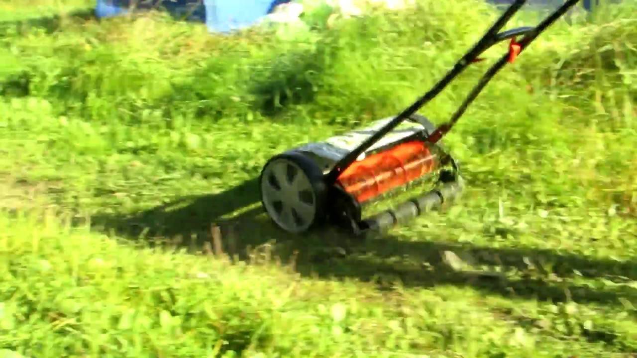 Механическая газонокосилка: ручная барабанная косилка для травы и другие модели, рейтинг лучших газонокосилок. как она работает? отзывы