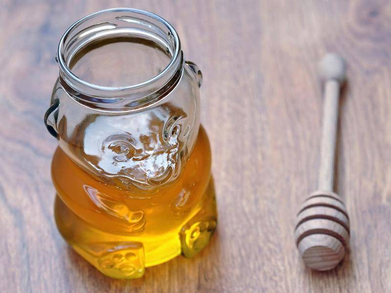 В каком возрасте детям безопасно кушать мёд?