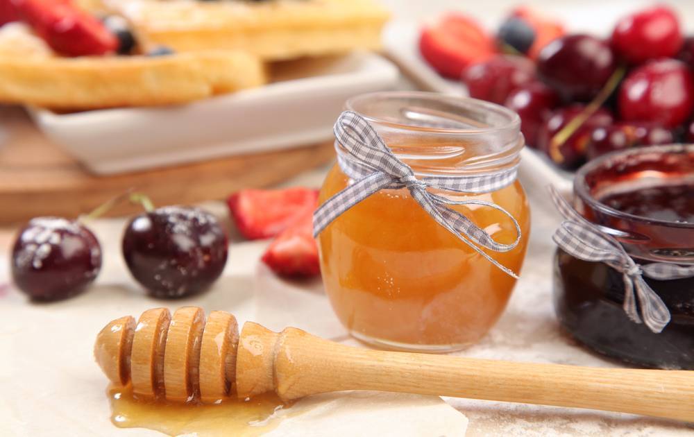 Почему мёд при нагревании превращается в яд