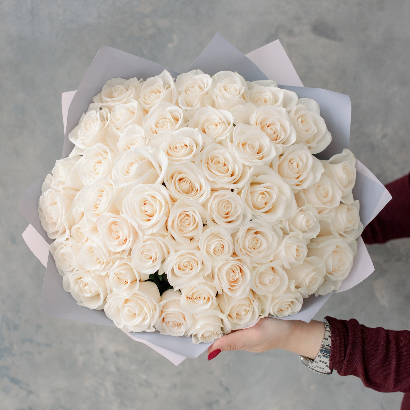 Что символизируют белые розы