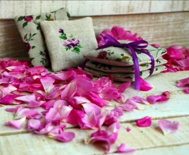 Ванна с лепестками роз – домашняя spa-процедура, которая подарит удовольствие и красоту