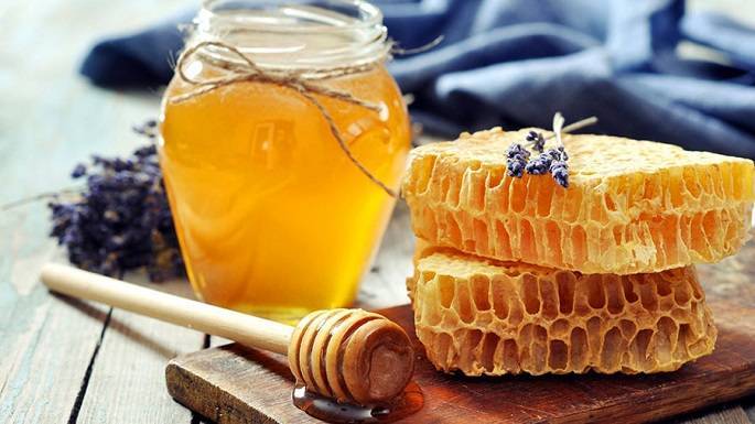 Мед при температуре: можно ли пить